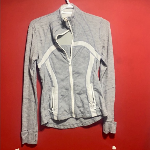 Lululemon size 4 sweater - Picture 1 of 2